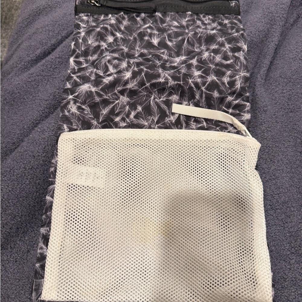 Lululemon Dirty Laundry holder - Picture 3 of 3